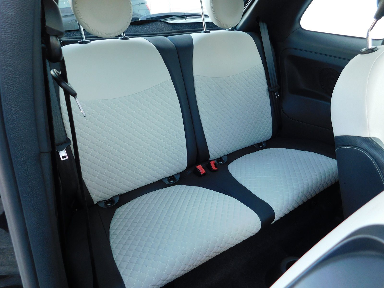 2021 Fiat 500 — fotografija 12