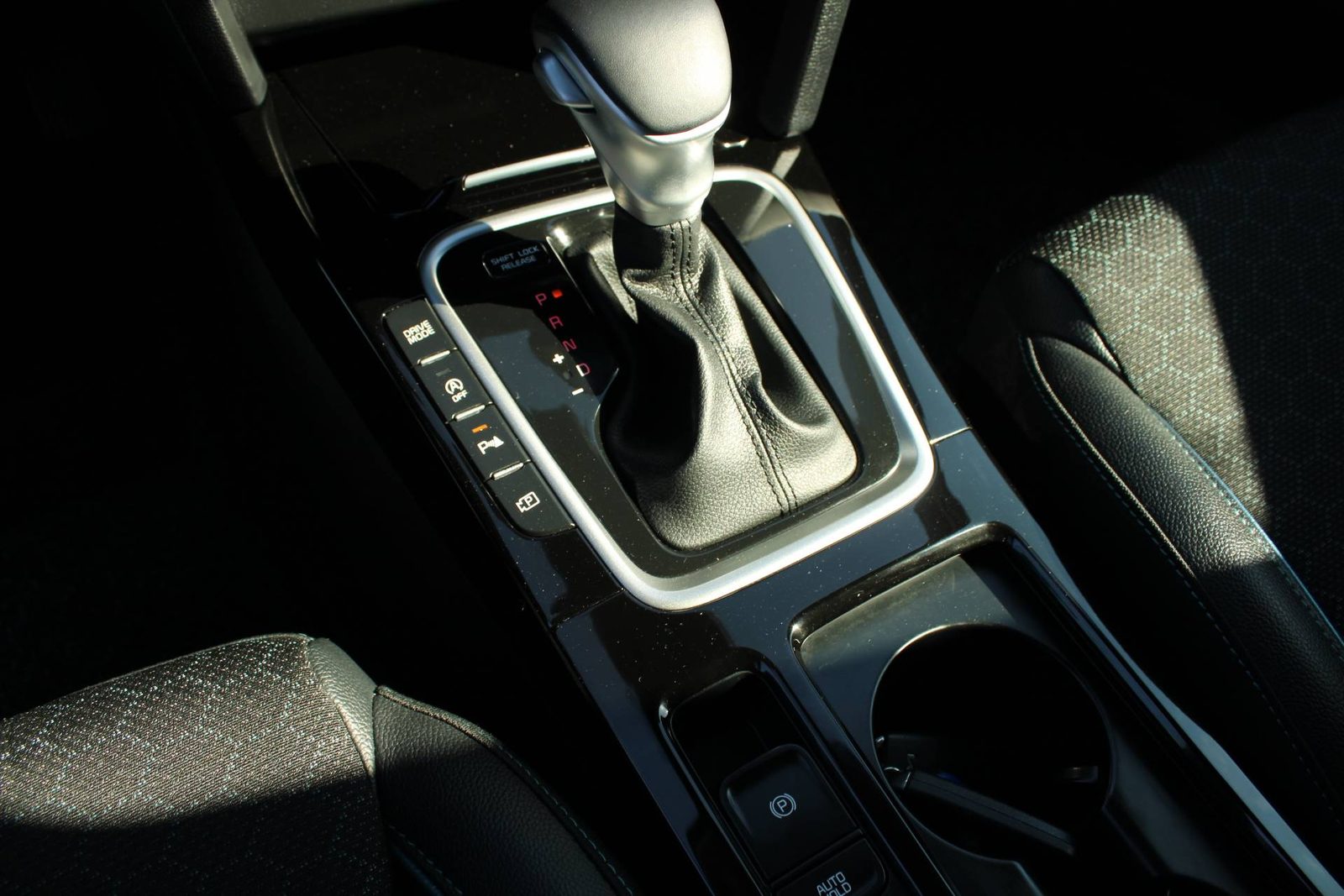 2023 Kia Xcee'd — fotografija 18