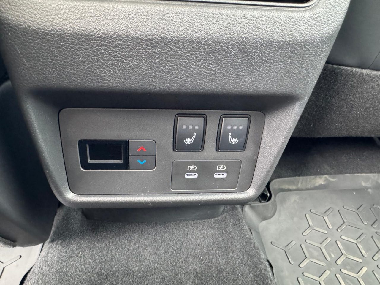 2025 Nissan X-Trail — fotografija 13
