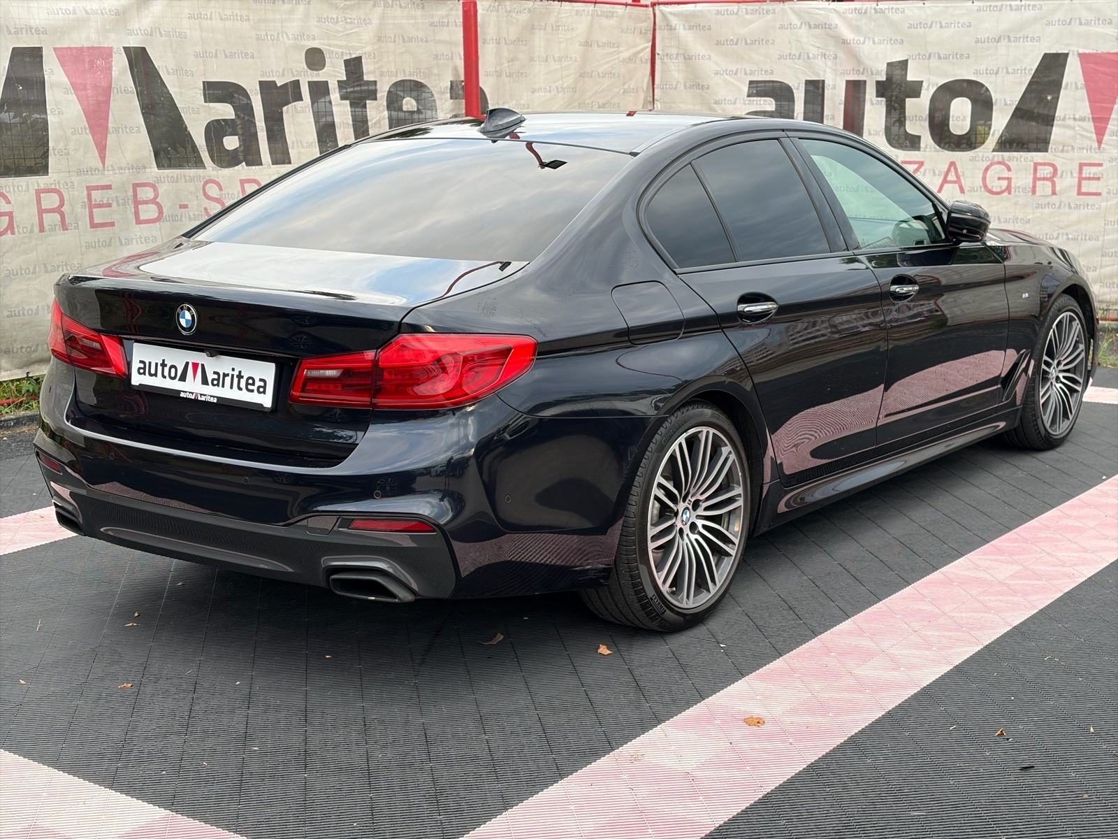 2019 BMW Serija 5 — fotografija 5