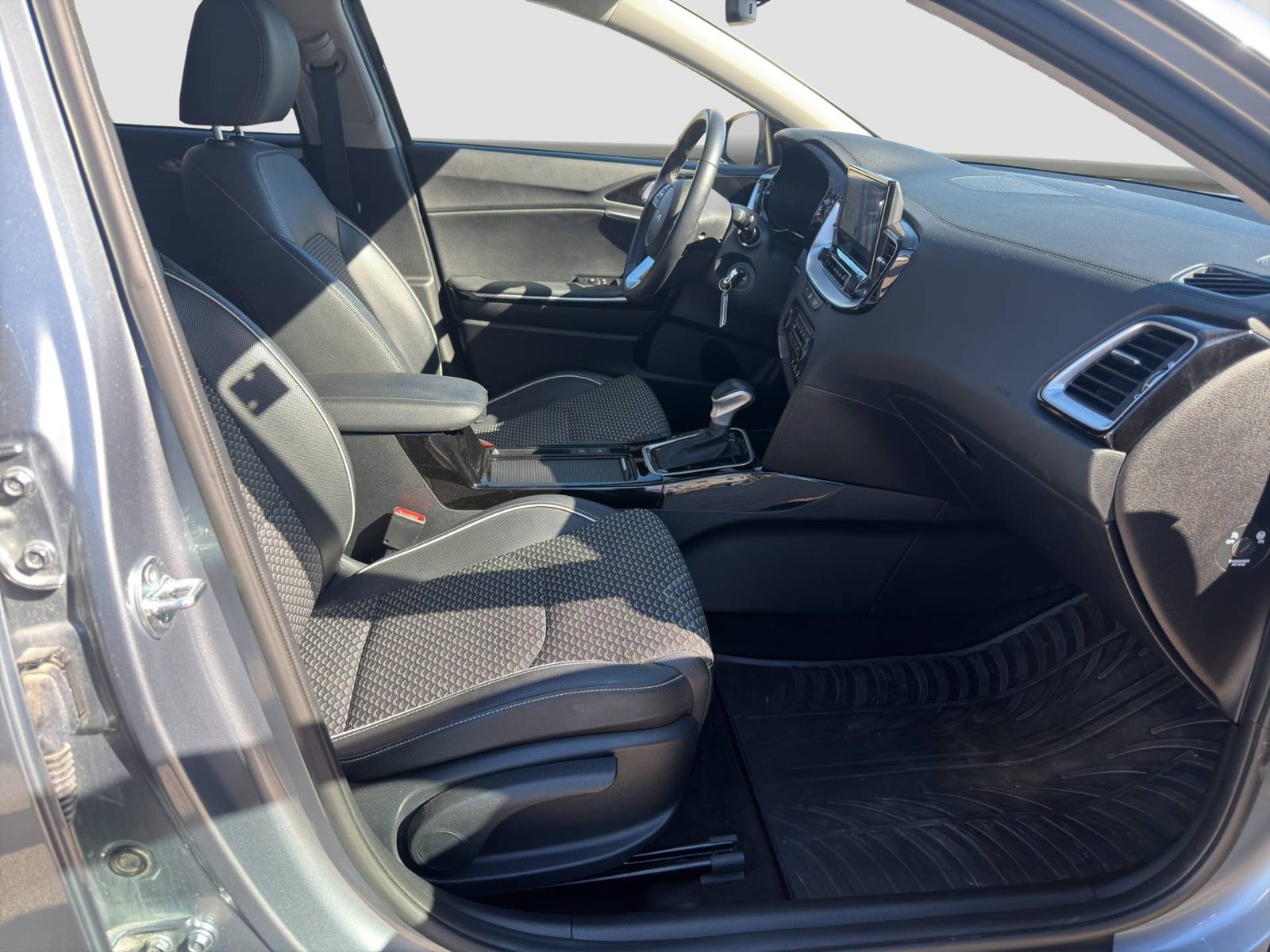 2025 Kia XCeed — fotografija 13