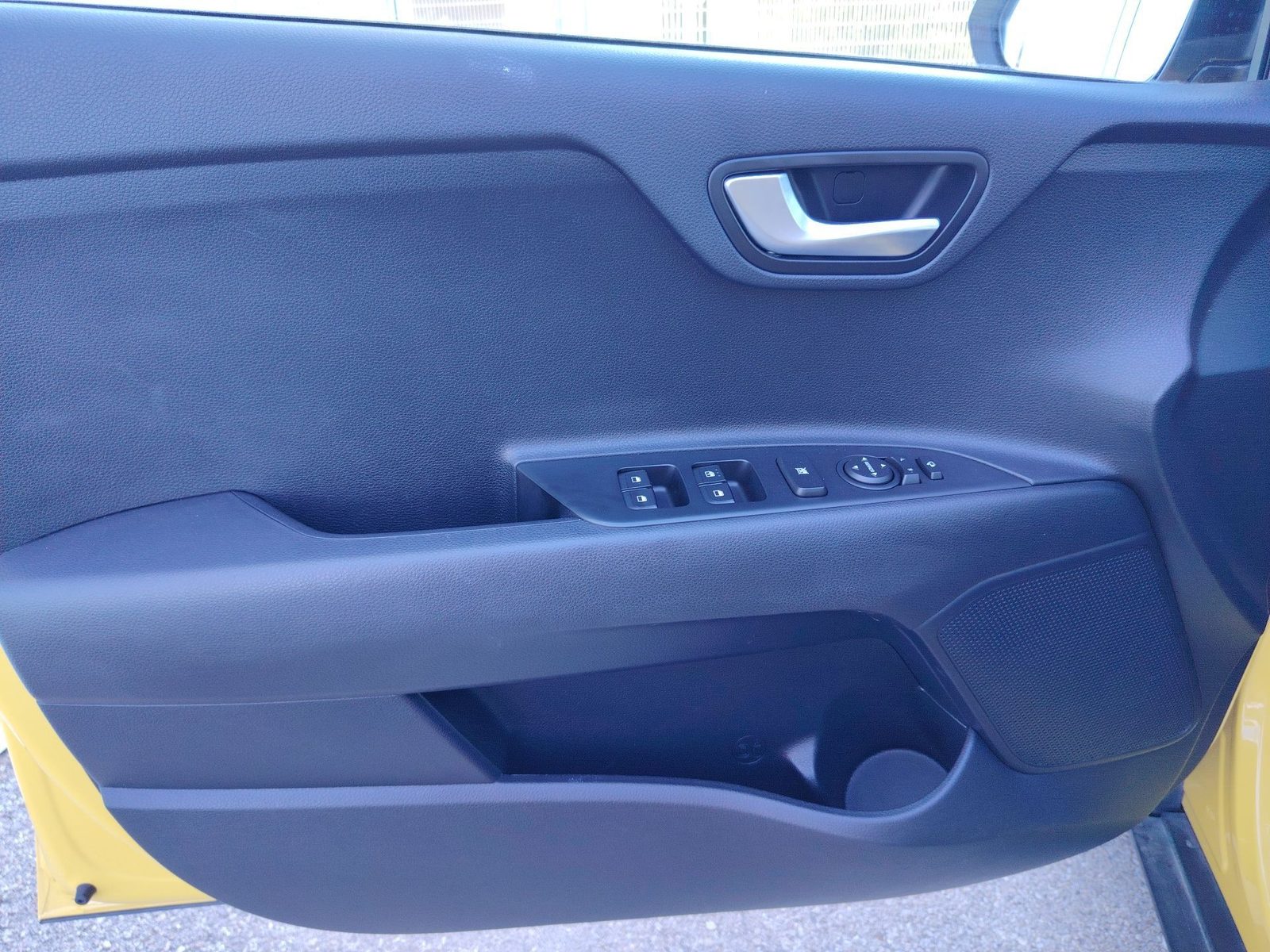 2021 Kia Stonic — fotografija 15