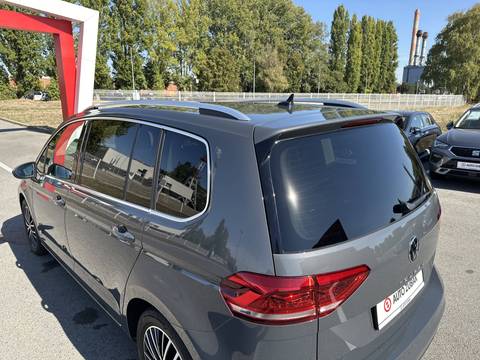 2022 Volkswagen Touran — sličica 17