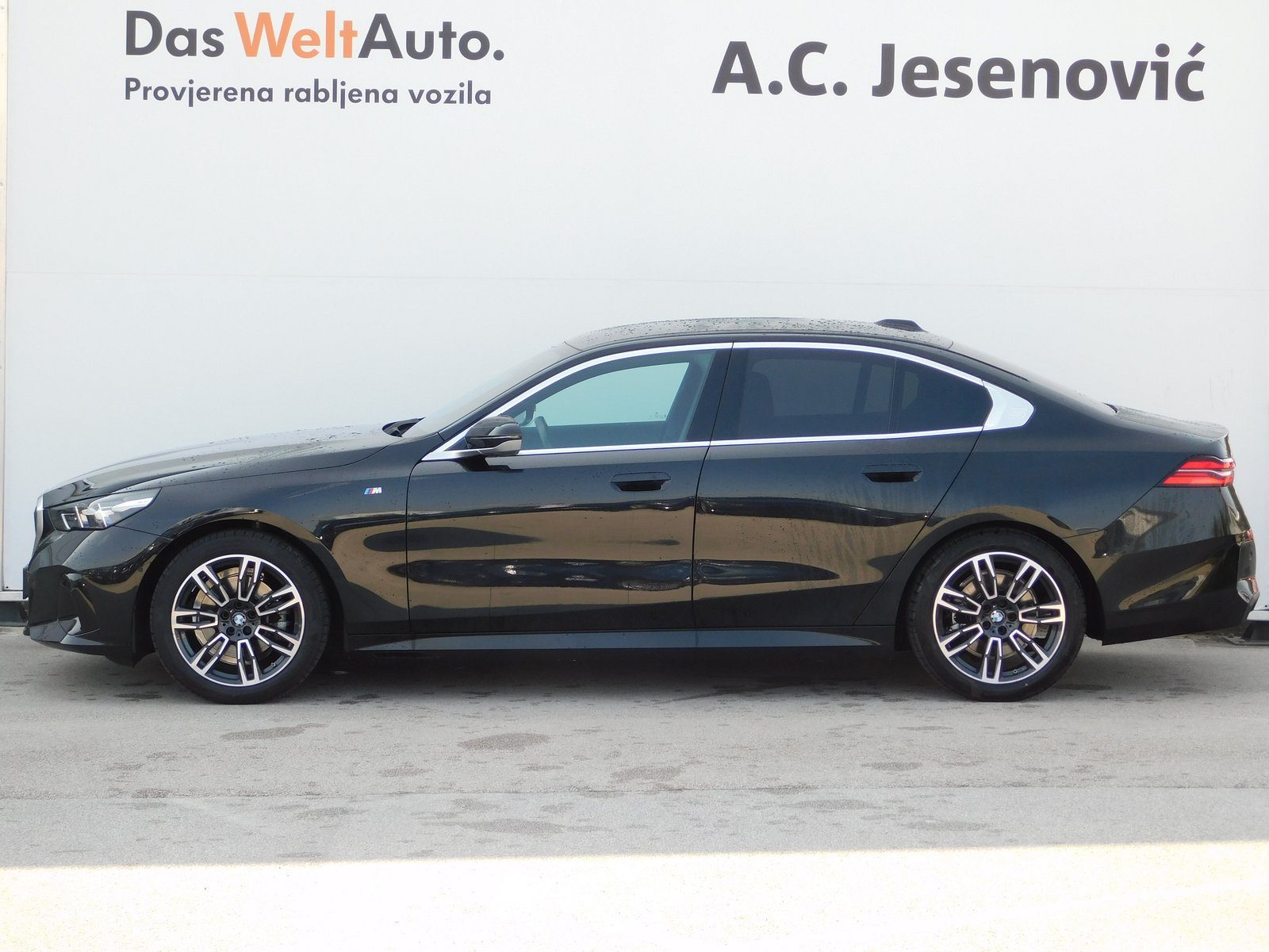 2024 BMW Serija 5 — fotografija 6