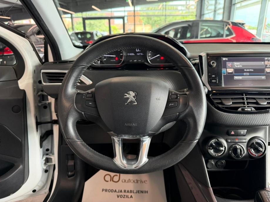 2016 Peugeot 2008 — fotografija 17