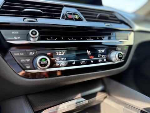 2020 BMW Serija 5 — sličica 13