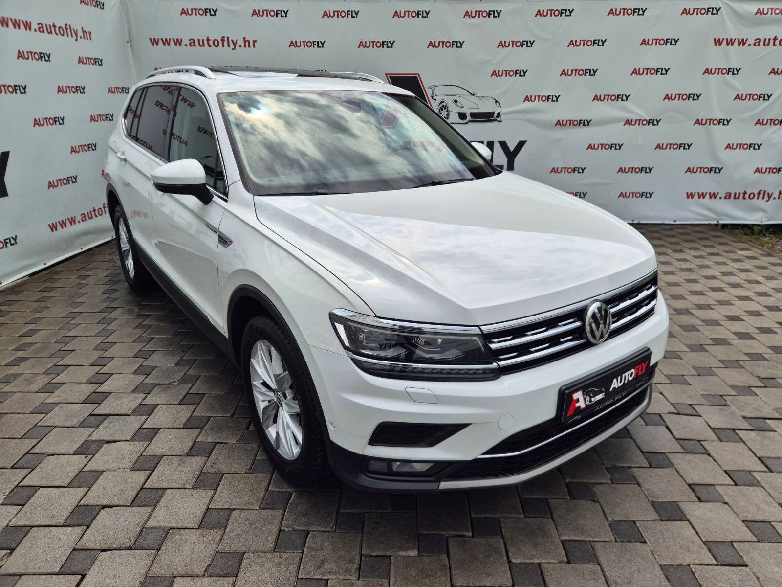 2019 Volkswagen Tiguan Highline — fotografija 3