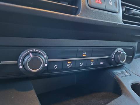 2022 Opel Combo — sličica 18