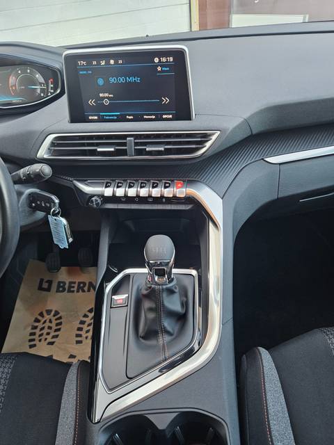 2018 Peugeot 3008 — sličica 11