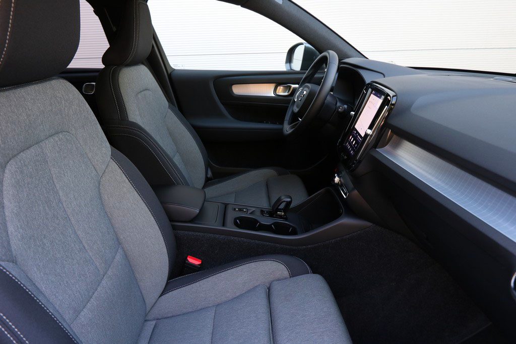 2026 Volvo XC40 — fotografija 8