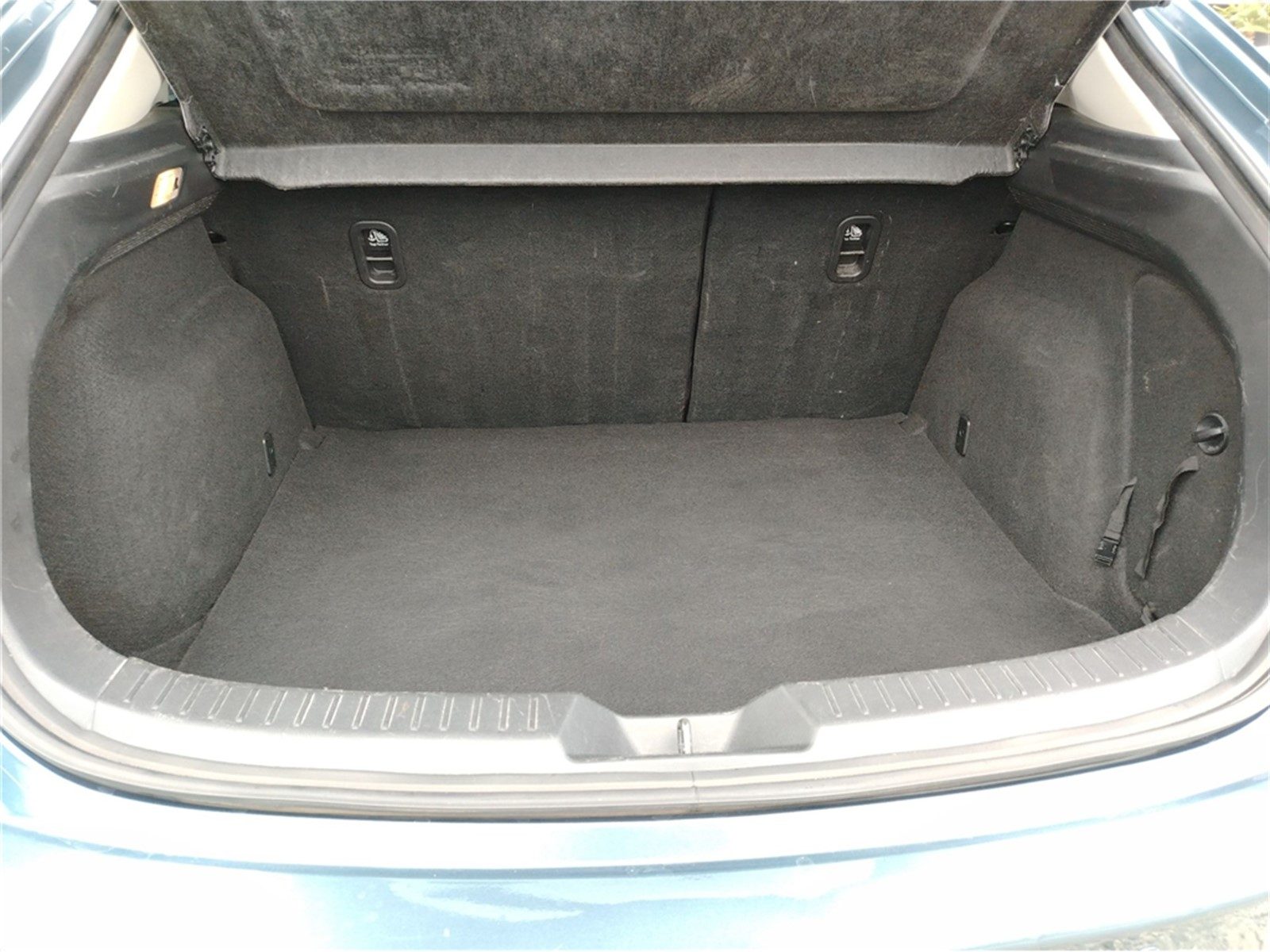 2015 Mazda MAZDA3 — fotografija 12