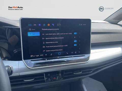 2025 Volkswagen Golf — sličica 11