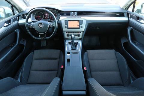 2017 Volkswagen Passat Comfortline — sličica 5