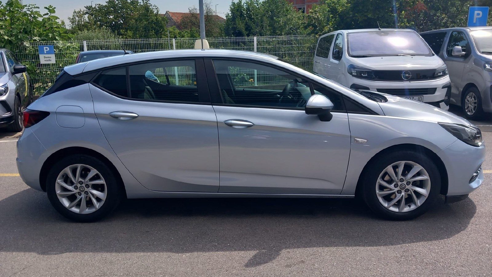 2020 Opel Astra — fotografija 8