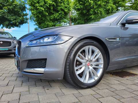 2015 Jaguar XF — sličica 3