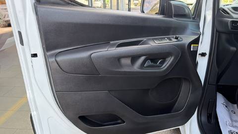 2023 Opel Combo van — sličica 13