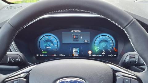 2025 Ford Kuga — sličica 16