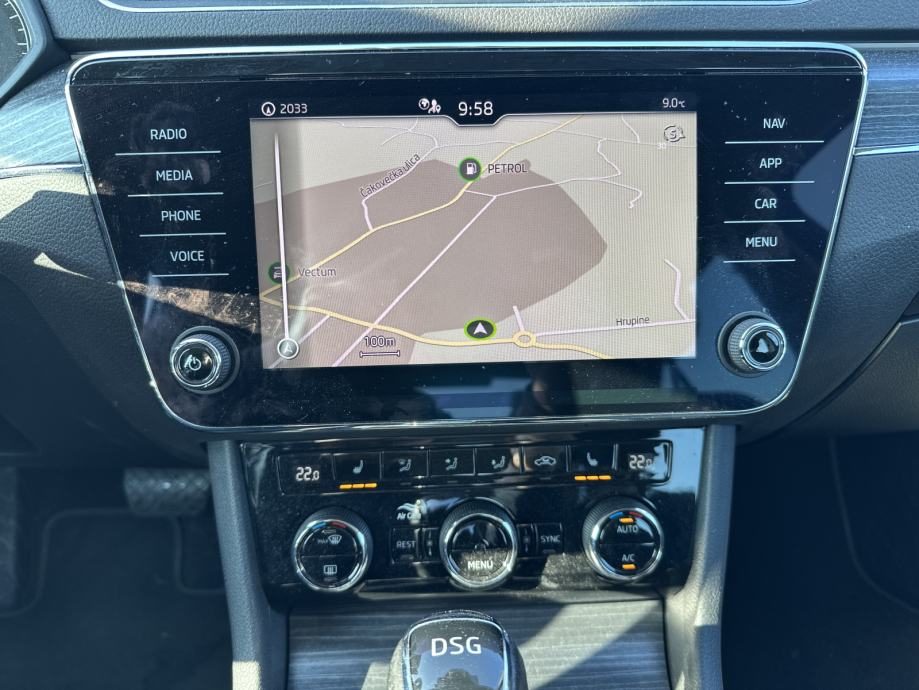 2021 Škoda Superb — fotografija 14