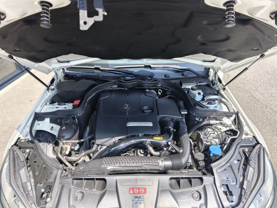 2016 Mercedes-Benz E-klasa — fotografija 24