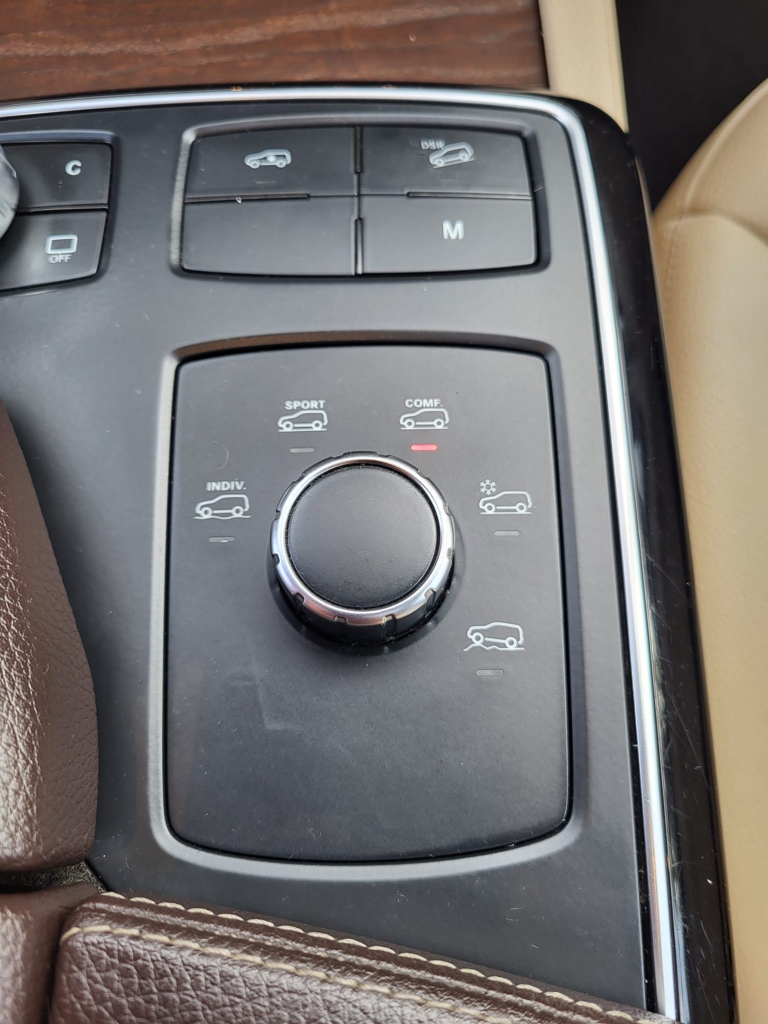 2016 Mercedes-Benz GLS — fotografija 28
