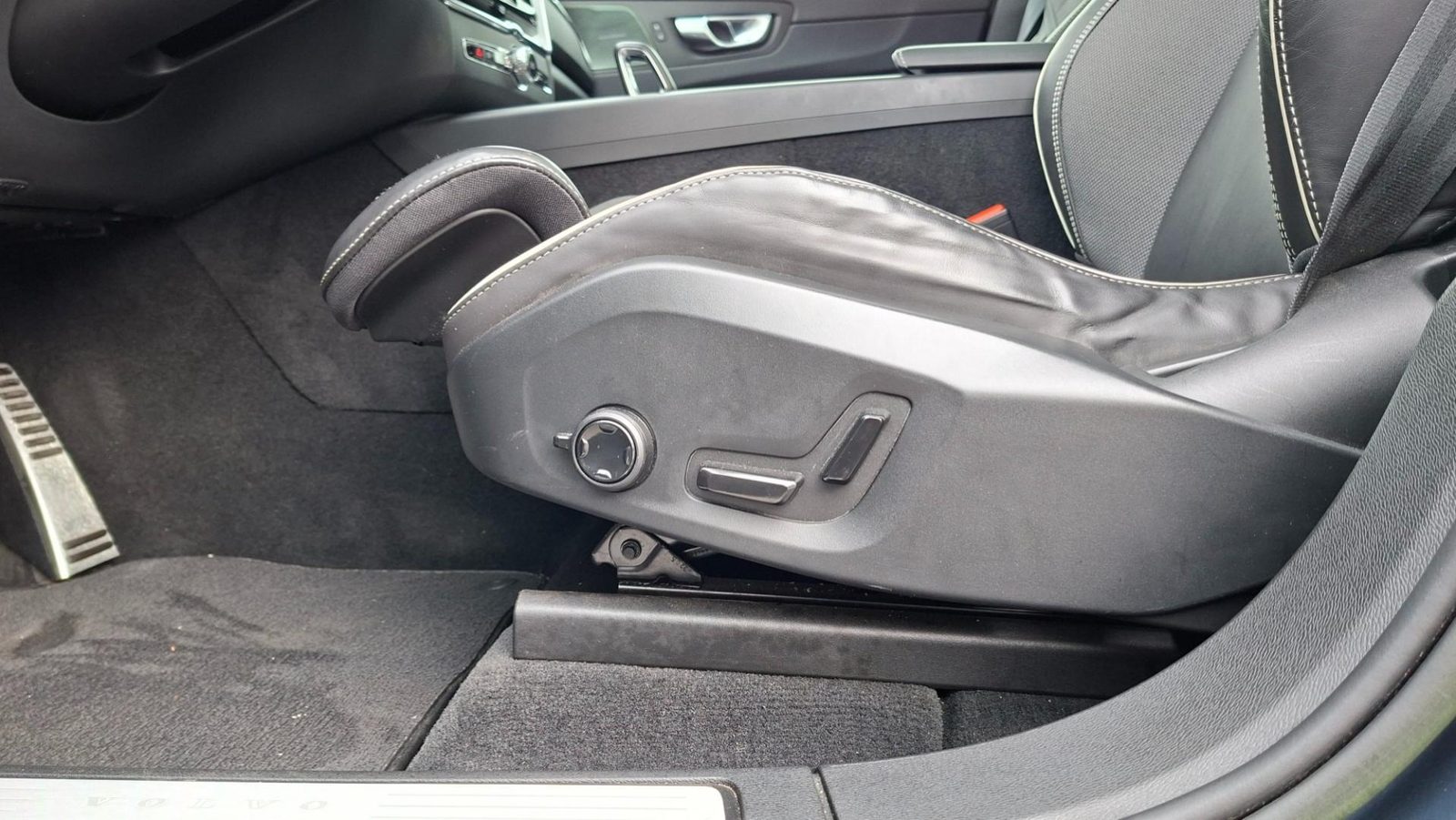 2022 Volvo XC60 — fotografija 5