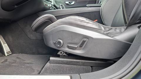 2022 Volvo XC60 — sličica 5
