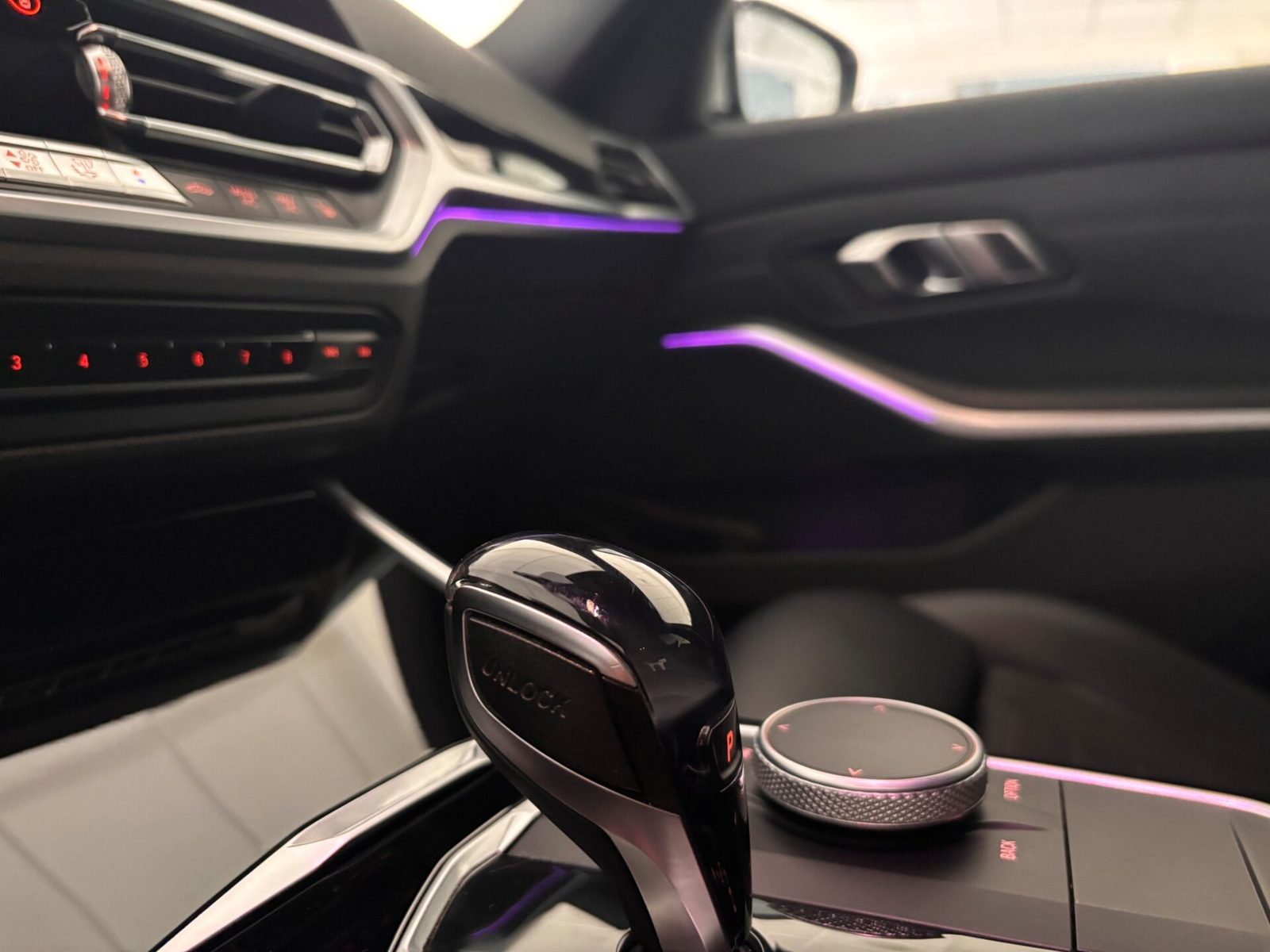 2020 BMW Serija 3 Sport Line — fotografija 15