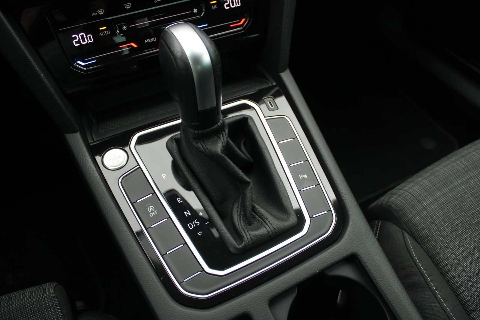 2022 Volkswagen Passat — fotografija 18