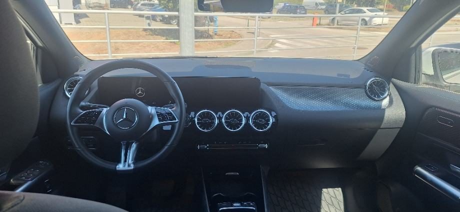 2025 Mercedes-Benz GLA Progressive — fotografija 4