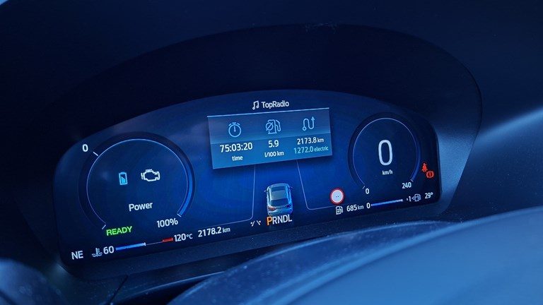 2025 Ford Kuga — fotografija 22