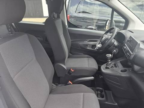 2021 Citroën Berlingo — sličica 11