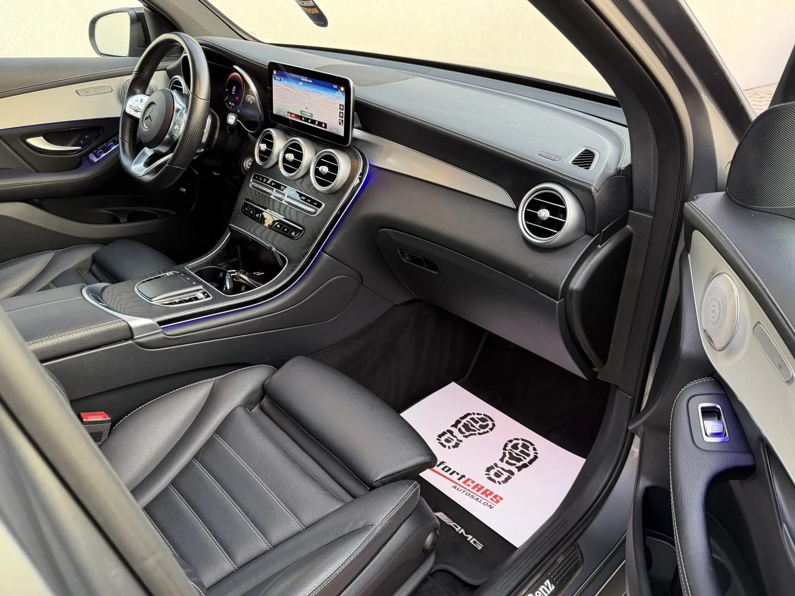 2021 Mercedes-Benz GLC — fotografija 24