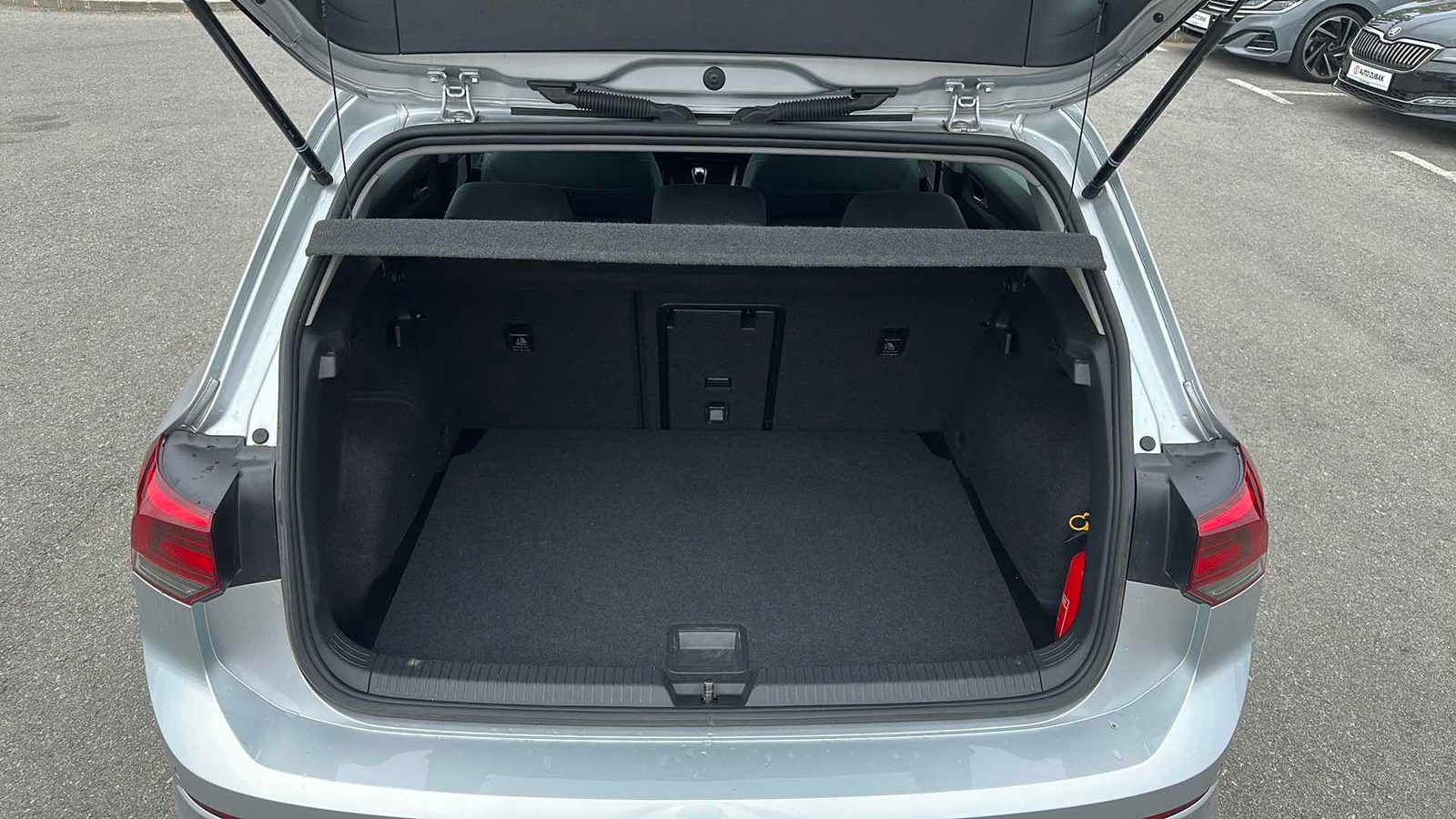 2024 Volkswagen Golf — fotografija 12