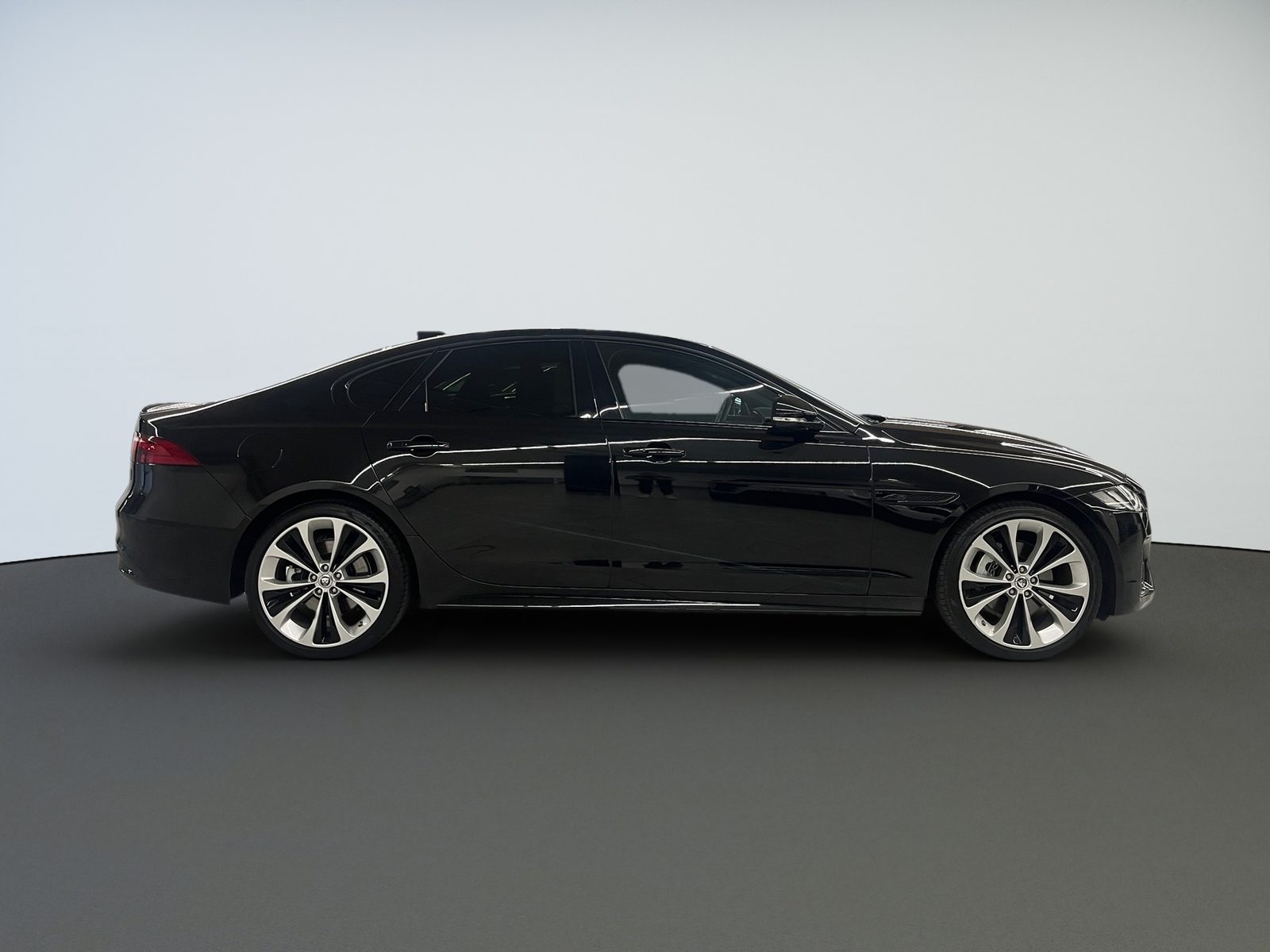 2023 Jaguar XF — fotografija 3