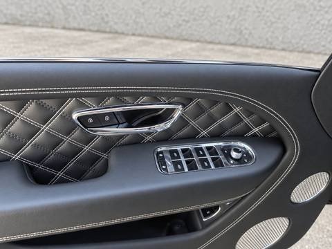 2020 Bentley Bentayga — sličica 19