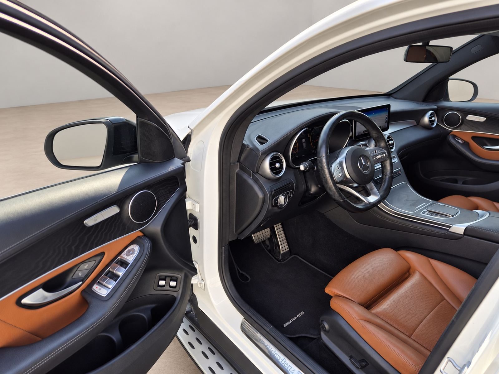 2019 Mercedes-Benz GLC — fotografija 11