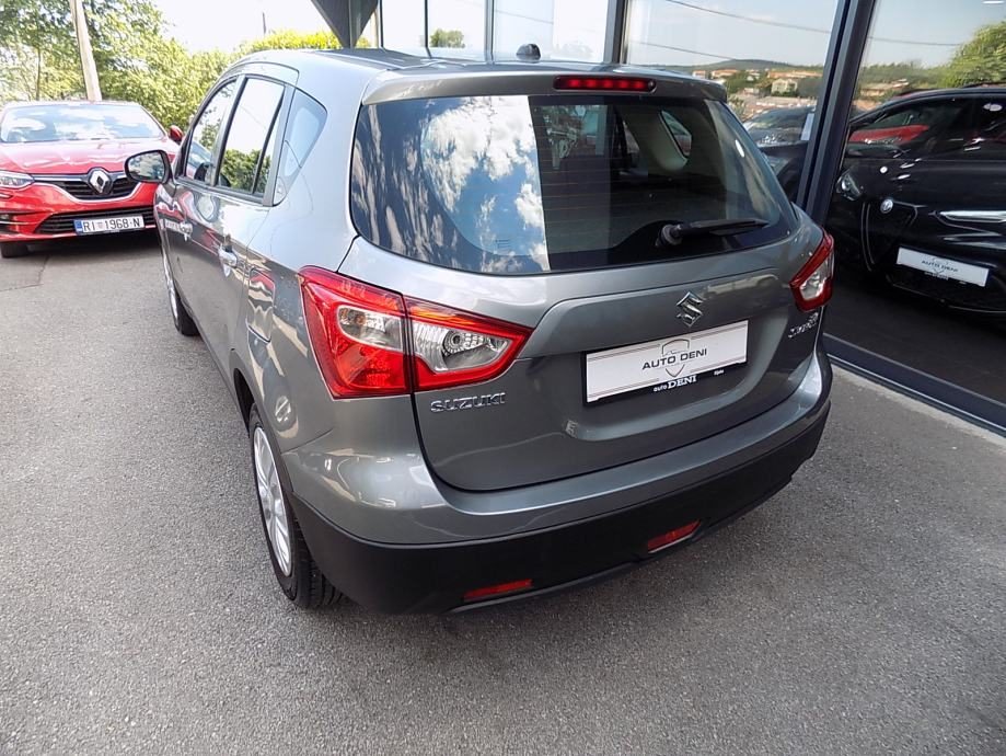 2017 Suzuki SX4 — fotografija 8