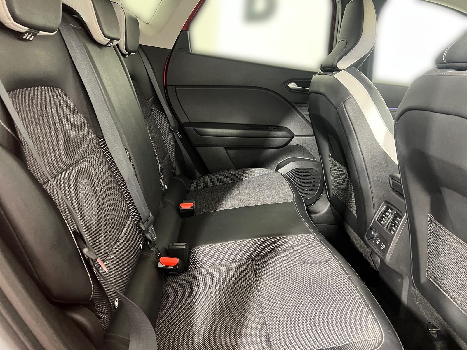 2023 Renault Captur — fotografija 20