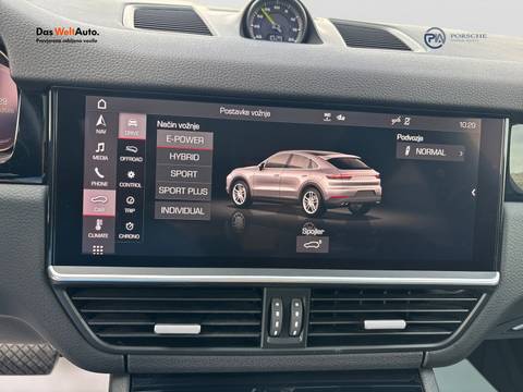 2021 Porsche Cayenne — sličica 18