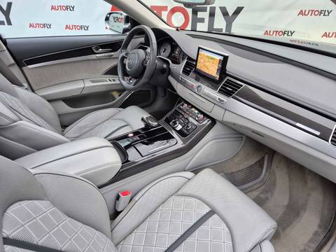 2012 Audi S8 — sličica 18