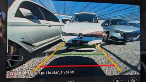 2022 Volkswagen Golf — sličica 12