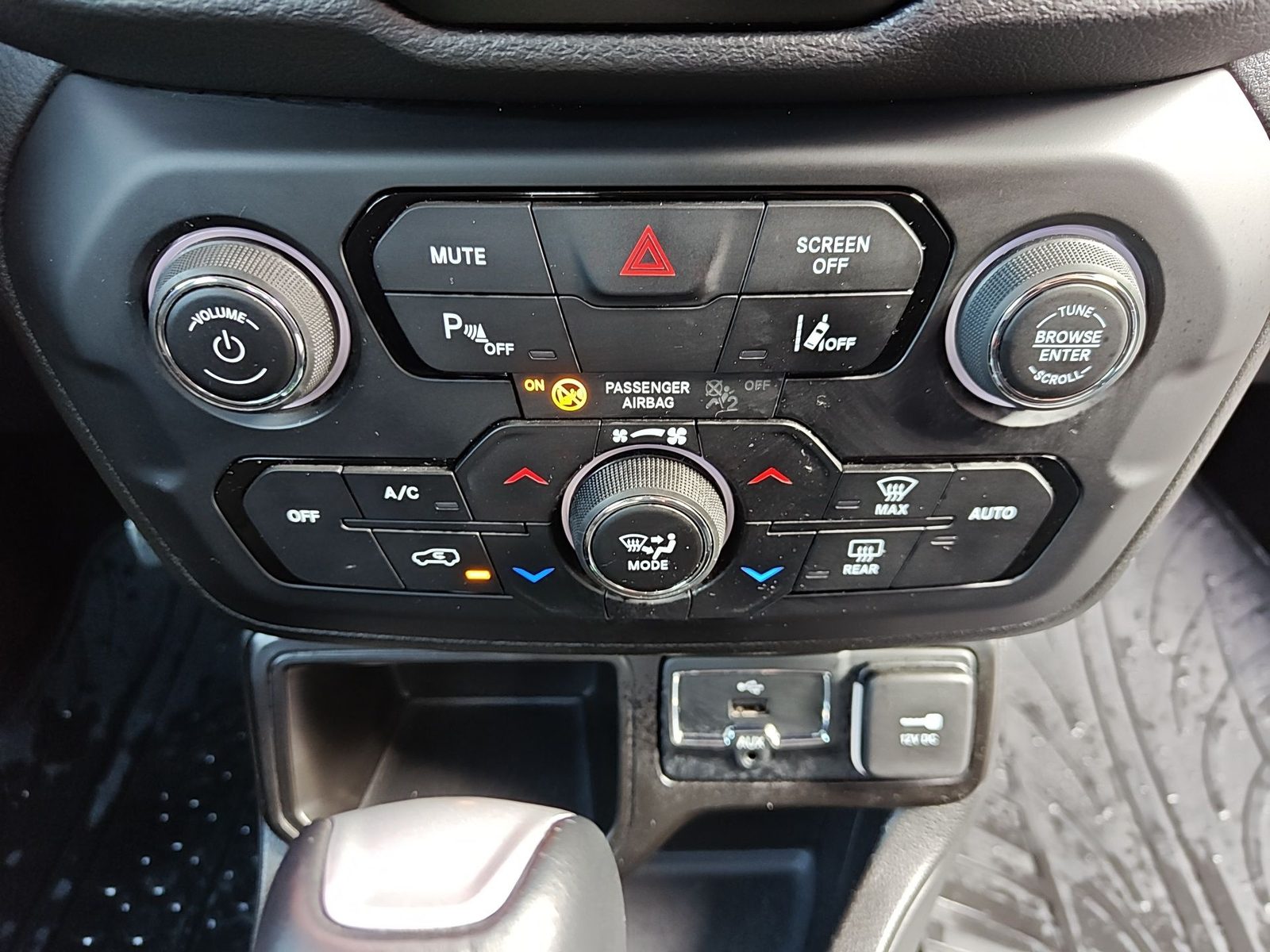 2024 Jeep Renegade — fotografija 24