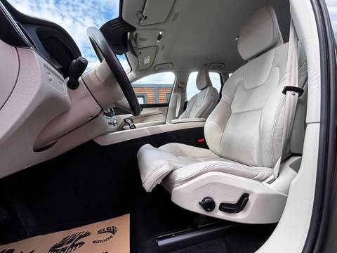 2019 Volvo XC60 — sličica 4