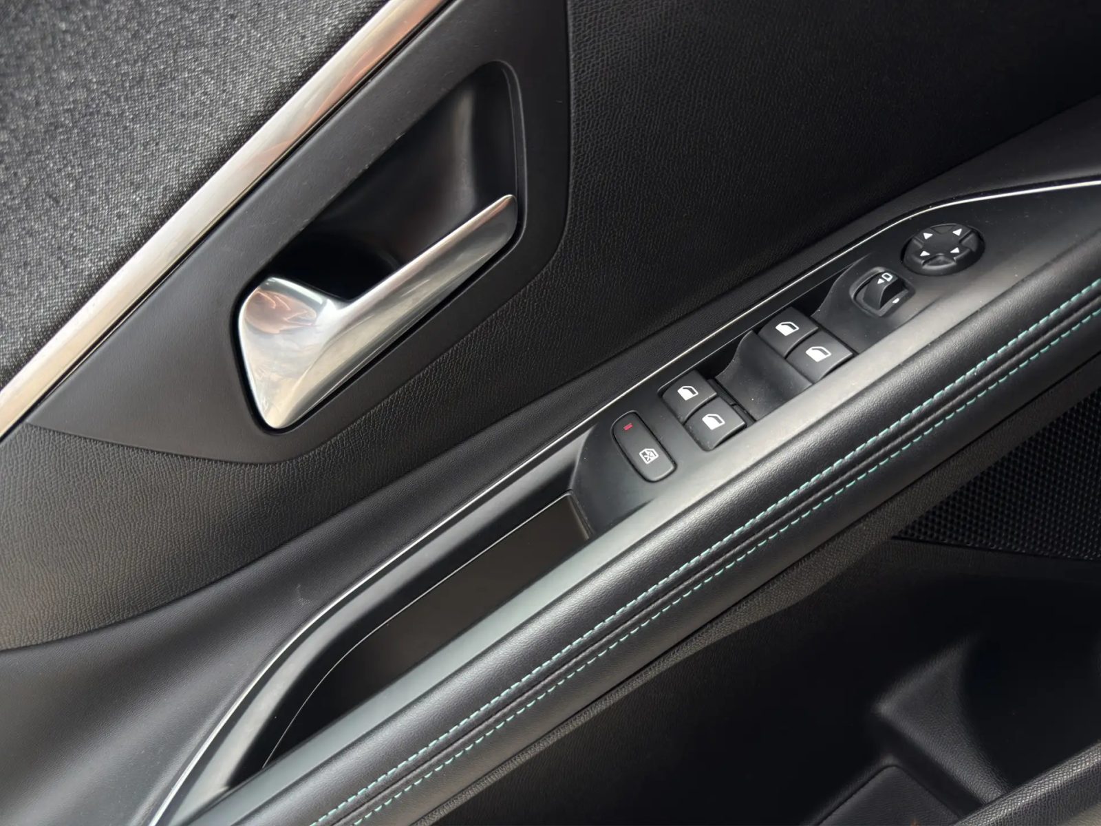 2023 Peugeot 5008 — fotografija 8