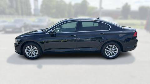 2022 Volkswagen Passat — sličica 4