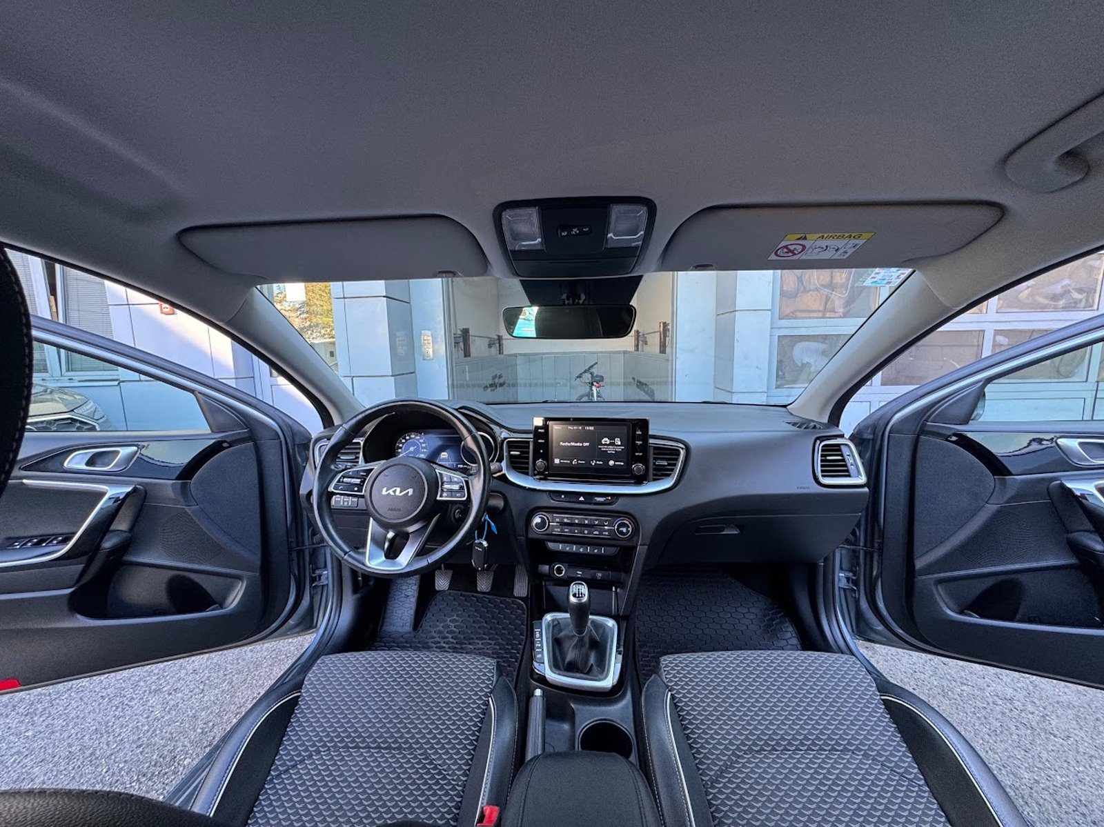 2023 Kia Ceed — fotografija 10