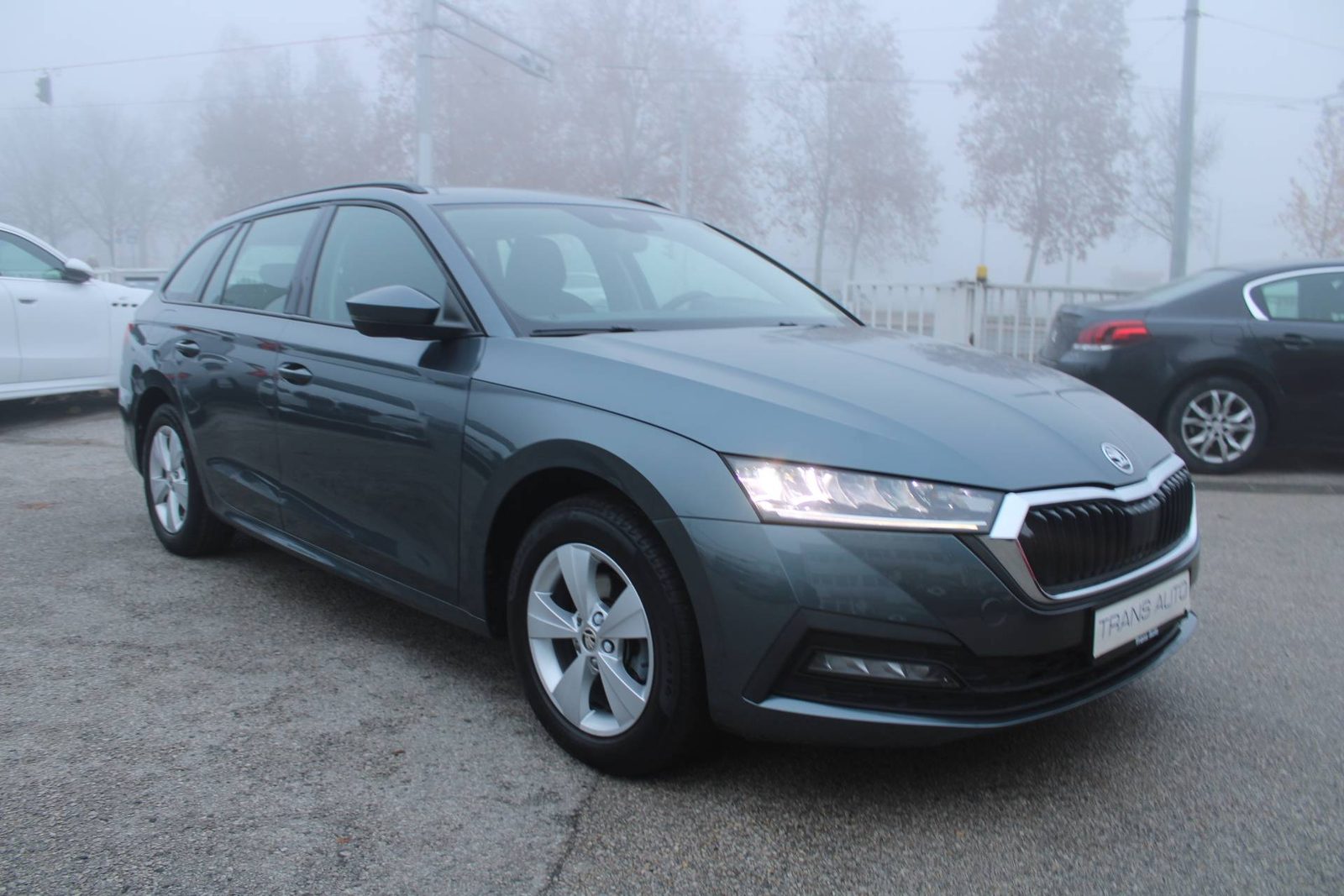 2021 Škoda Octavia Combi — fotografija 3