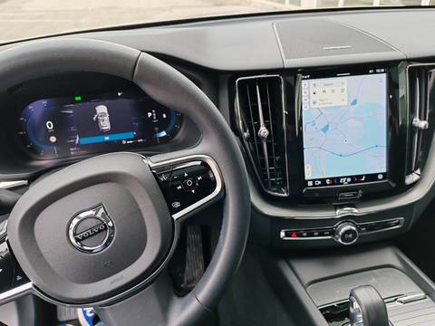 2023 Volvo XC60 — sličica 11