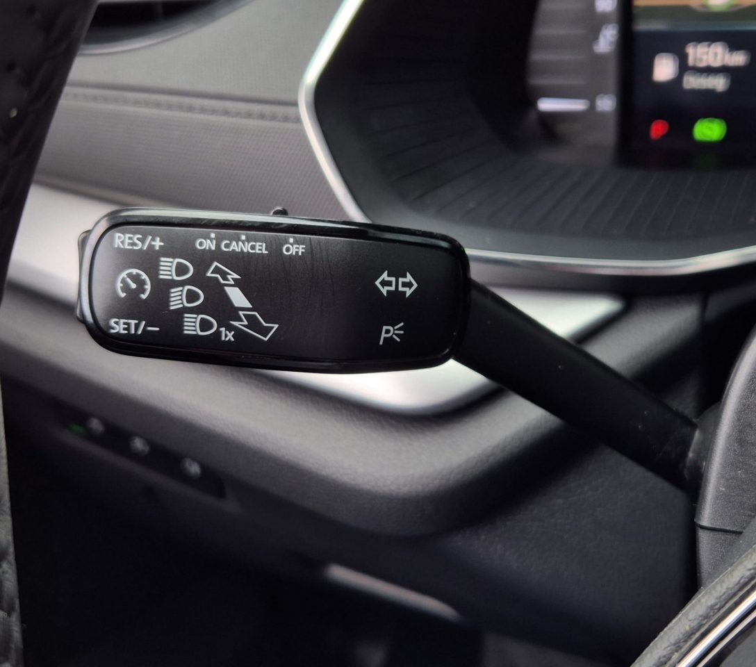 2020 Škoda Octavia Combi — fotografija 23