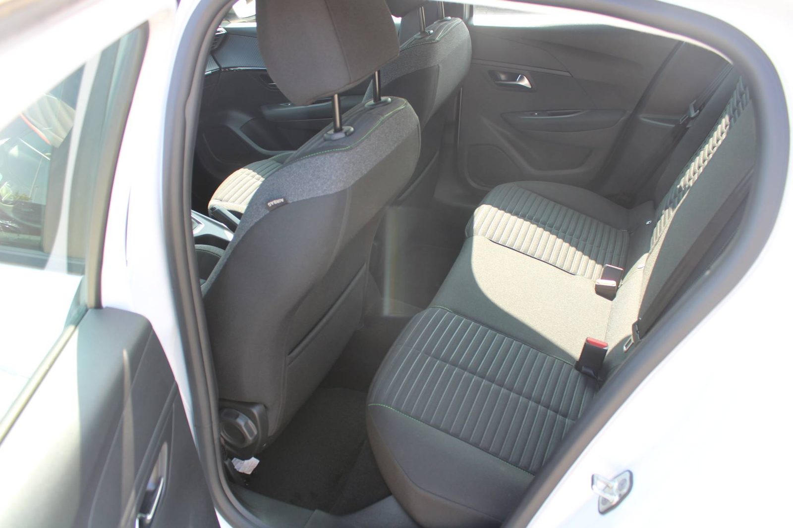 2024 Peugeot 208 — fotografija 11